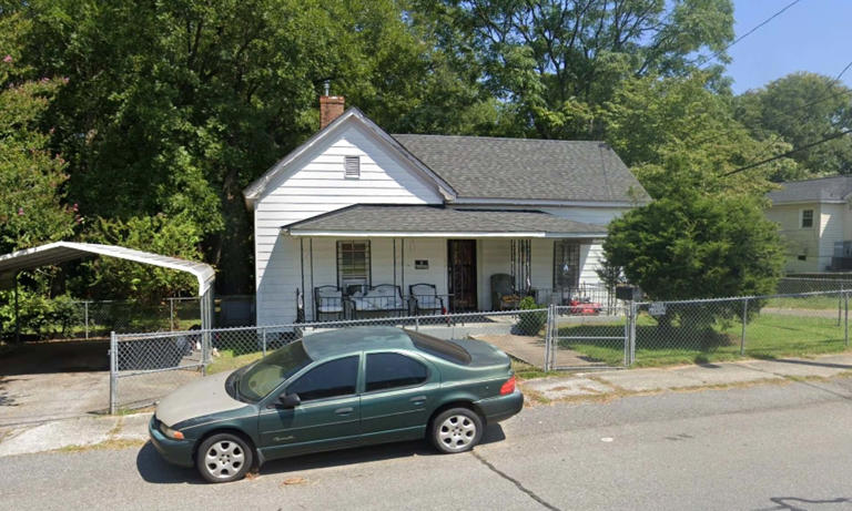 Four people, including two kids, are killed in house fire as they tried ...