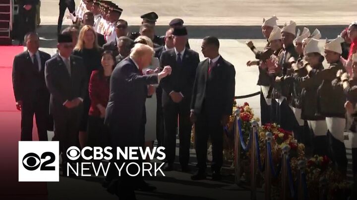 President Trump continues trip to Asia as government shutdown continues
