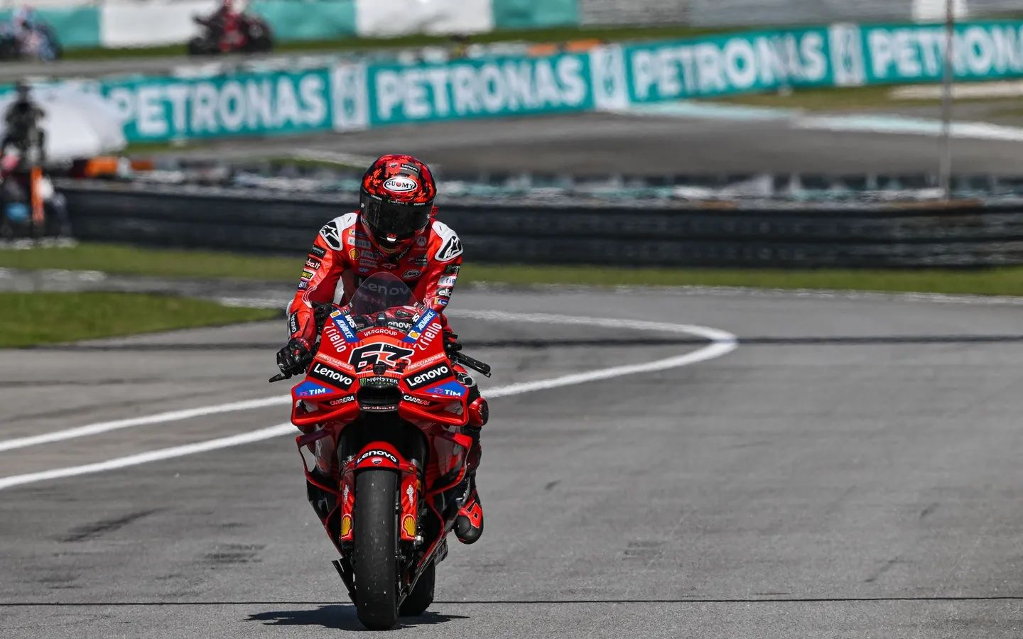 Masalah Terus Muncul, Komentar Penggemar Italia Usai Bagnaia Gagal Naik Podium di MotoGP Malaysia 20