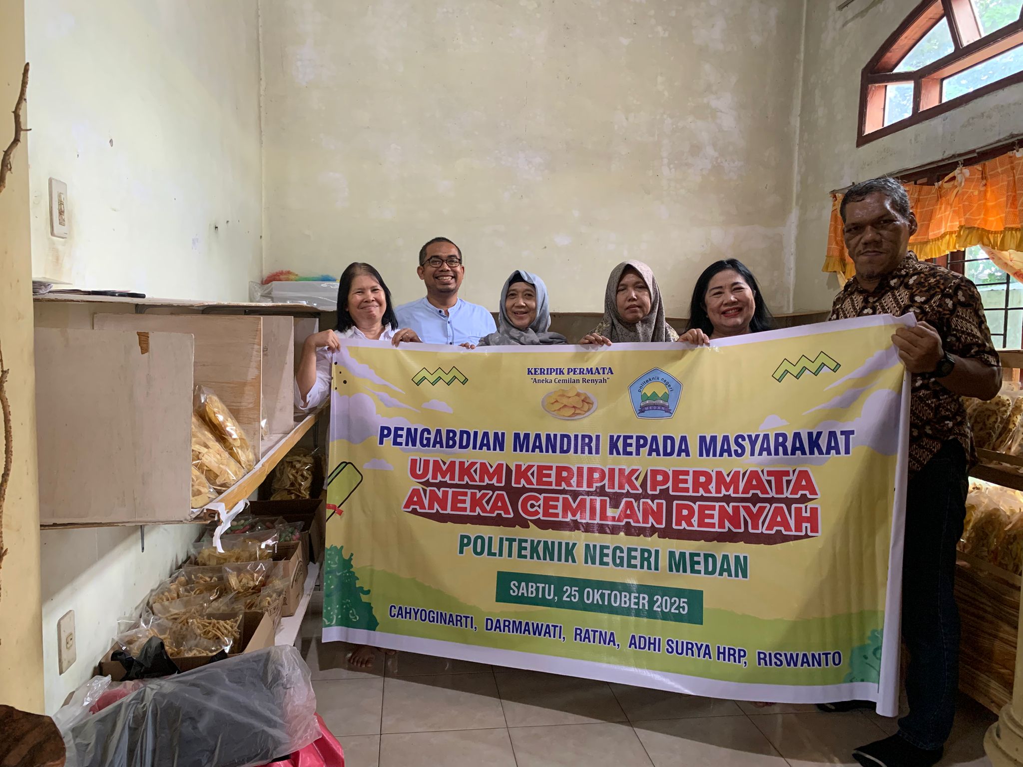 Tim Dosen Polmed Bantu UMKM Keripik Permata Tingkatkan Kapasitas Melalui Pelatihan Keuangan