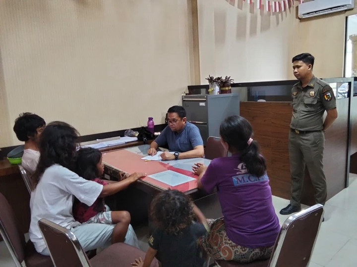 Keluarga di Pekanbaru Kompak Mengemis, Ternyata Punya Rumah