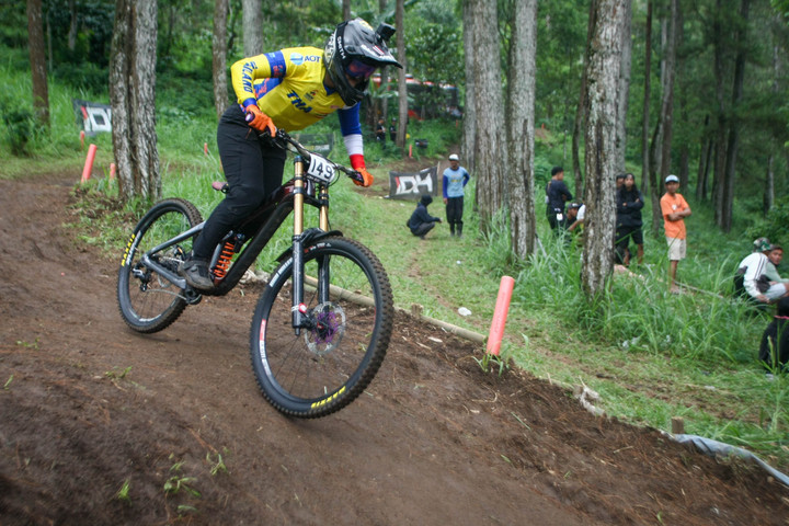 76 Indonesian Downhill Tutup Musim 2025 di Klemuk Bike Park Jawa Timur