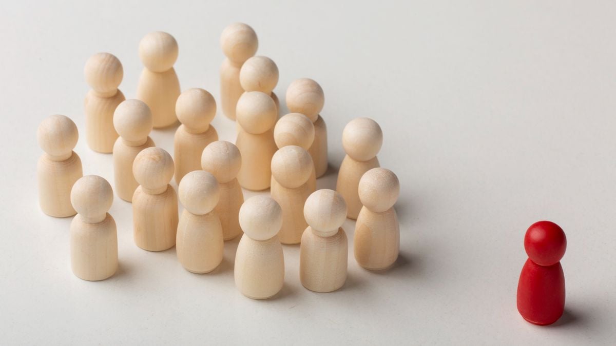 Dramaturgi Kepemimpinan Manipulatif Narsistik