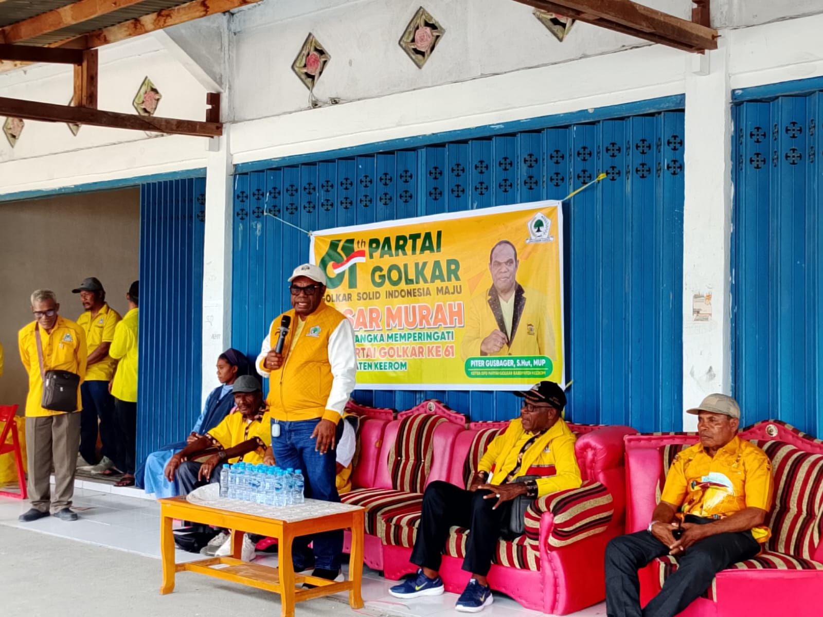 Kaka Piter Gusbager Rayakan HUT Golkar dengan Pasar Murah Bersama Keerom