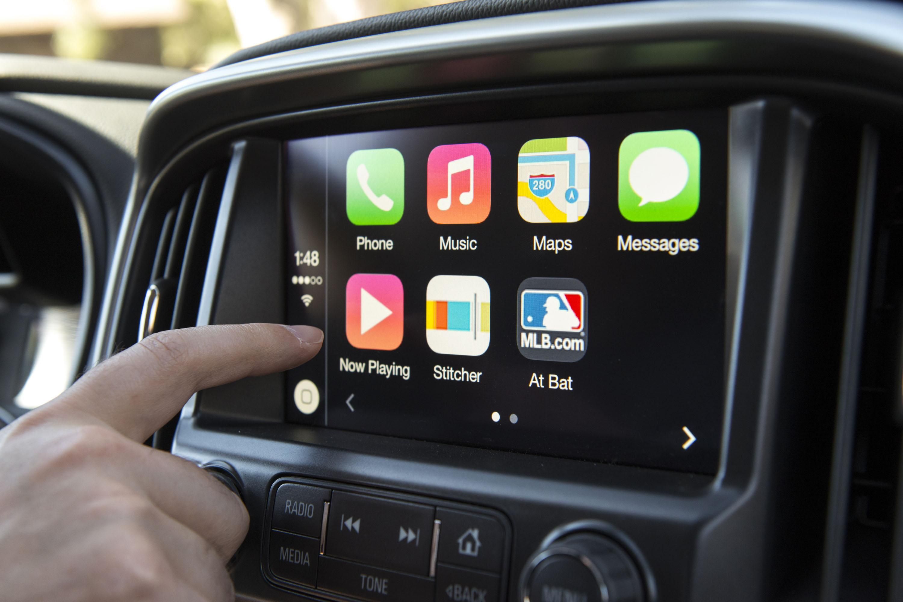 General Motors dumps Apple CarPlay and Android Auto