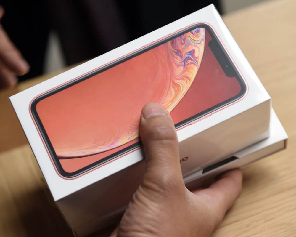 Police arrest teen for fake iPhone sales scam