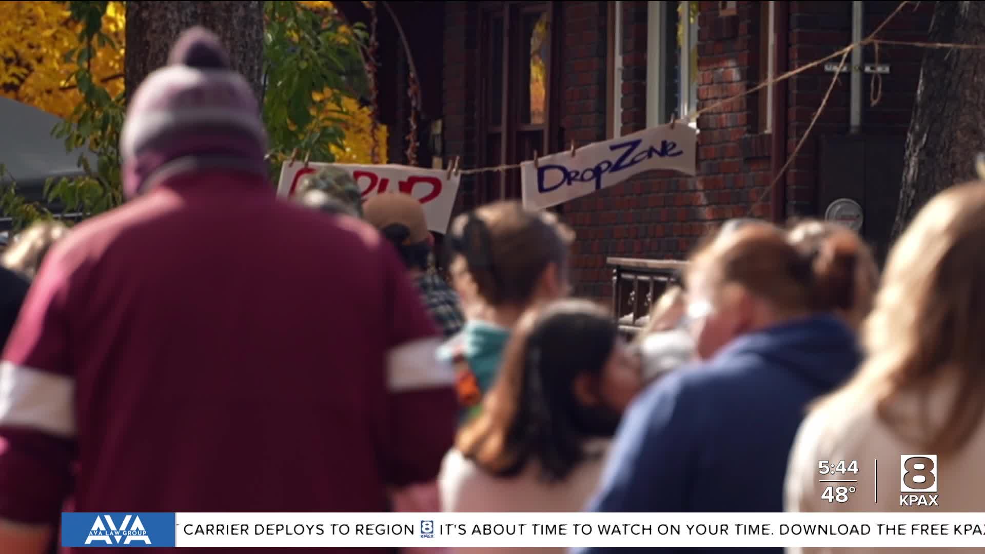 Spend nothing, gain community: Pop-up thrift store offers free shopping ...