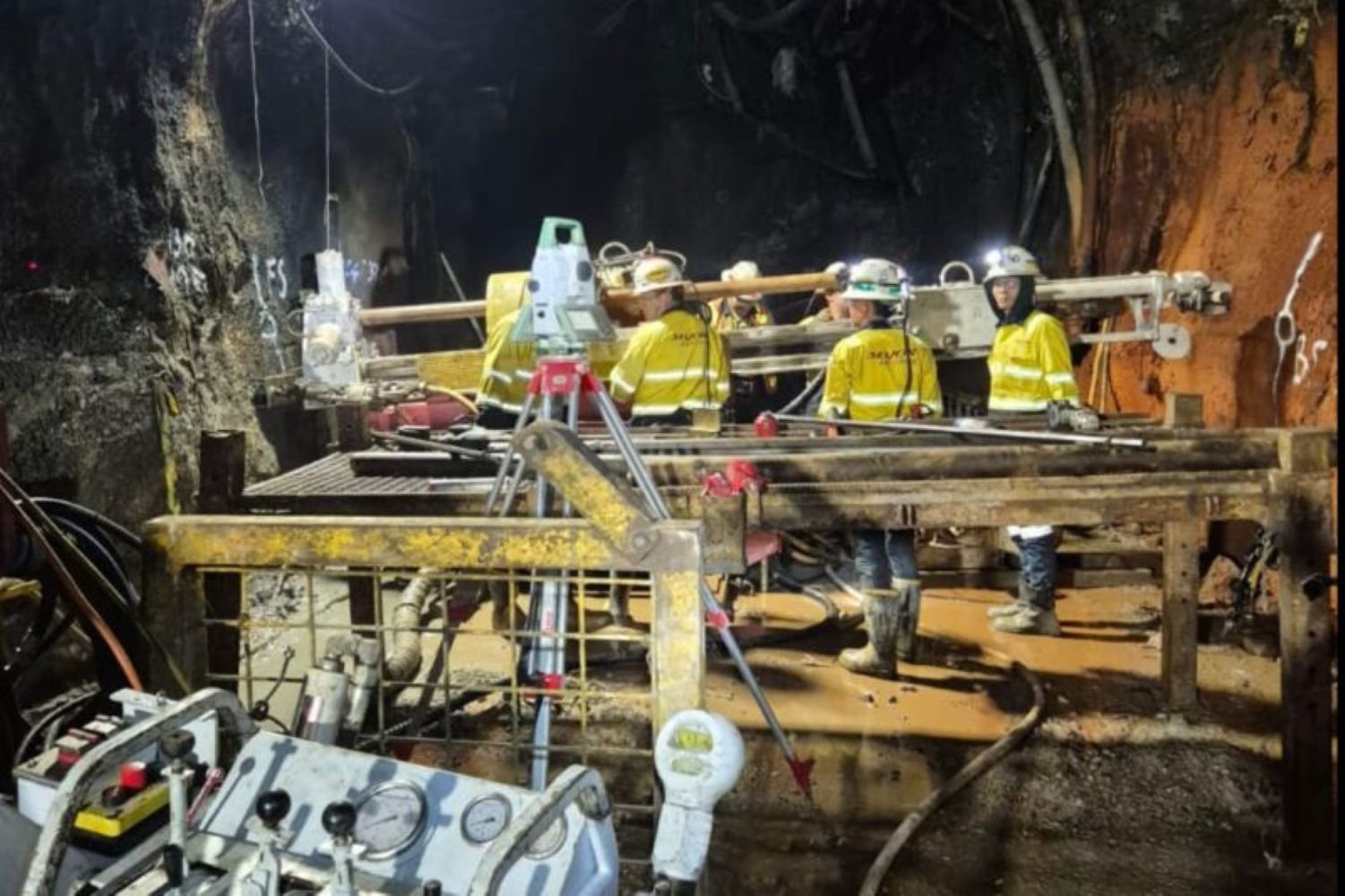 Kilas Mata Sektor Pertambangan dan Listrik 2025: Tambang Ormas hingga RUPTL