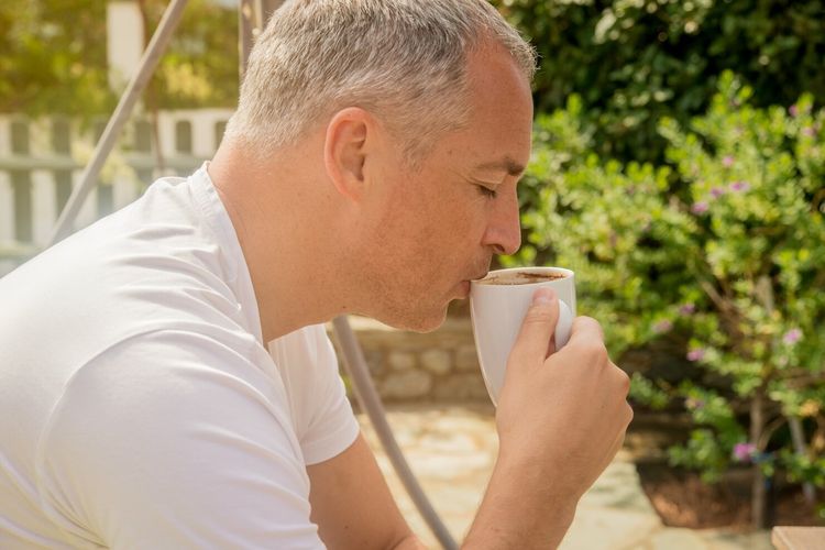 9 Hal yang Dihentikan Pria Berusia 65 Tahun Ini Jadi Kunci Kebahagiaan Sejati