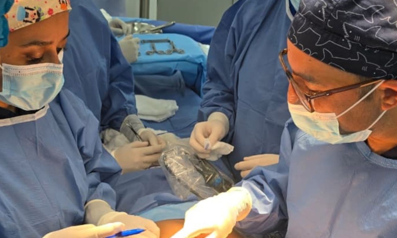 ISSSTE realiza primera cirugía de corrección de pecho hundido en el CMN ...