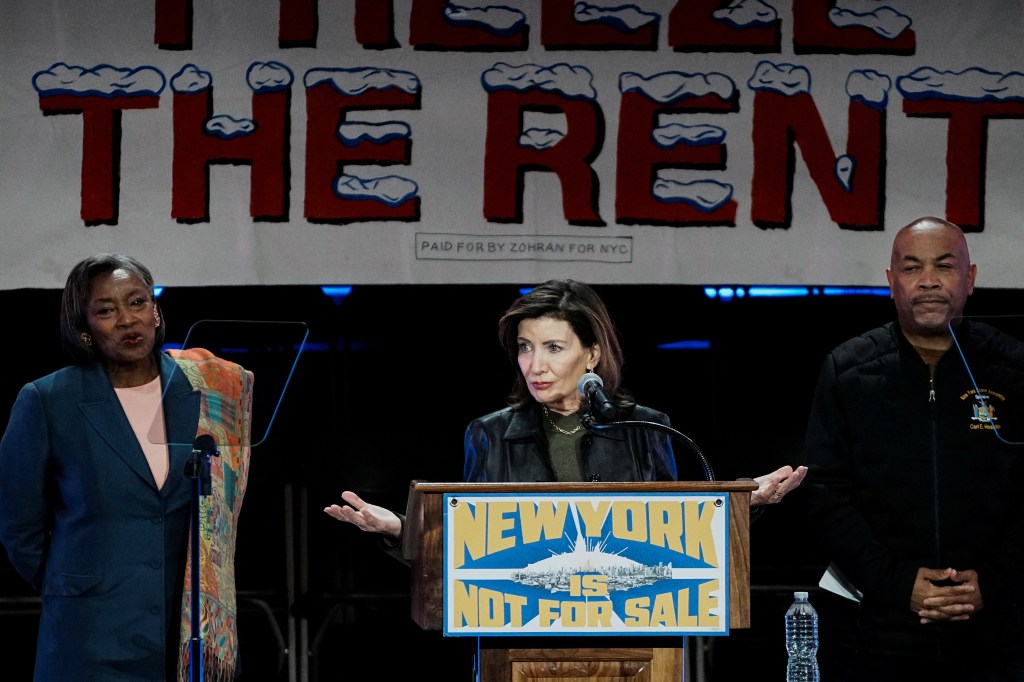 Hecklers taunt Gov. Hochul with ‘Tax the Rich’ chant at Zohran Mamdani ...