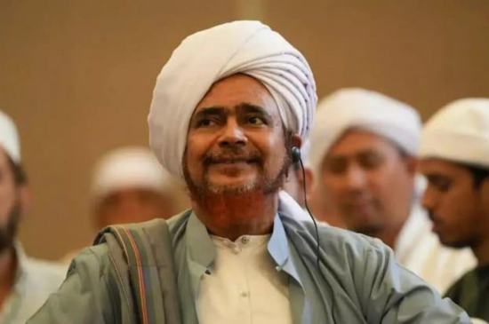 Profil Habib Umar bin Hafidz, dari Santri Kecil ke Ulama Dunia