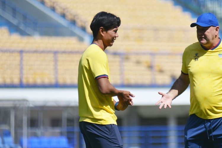 Bojan Hodak Dukung Jupe Jadi Asisten Pelatih, Yakin Kontribusi Besar untuk Persib