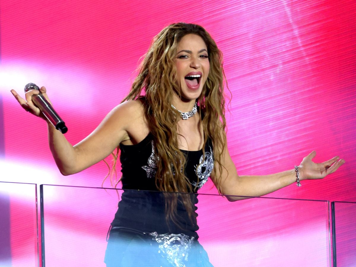 Shakira enfrenta demanda millonaria: un hombre afirma que tenía una ...
