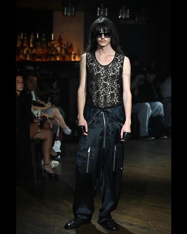 10 Koleksi John Richmond SS26 di London Fashion Week, Nuansa Club-Punk! - Info Malang Raya AA1PetNv - Info Malang Raya