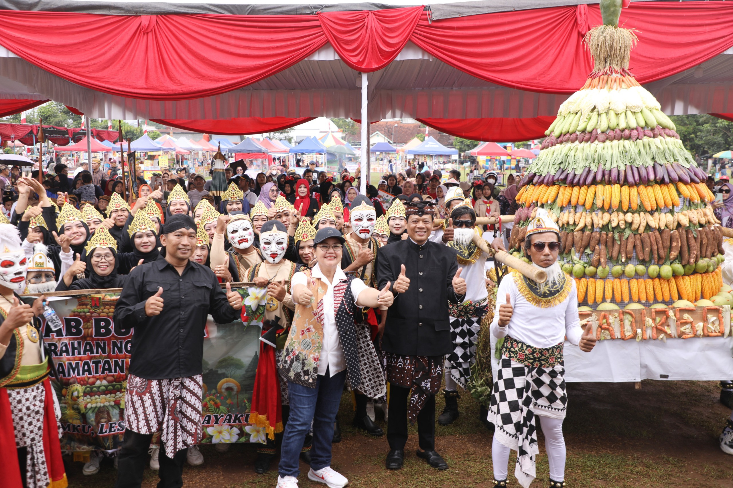 Kirab Budaya Semarang: Gunungan Simbol Gotong Royong