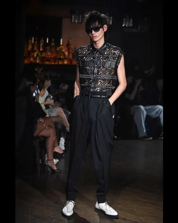 10 Koleksi John Richmond SS26 di London Fashion Week, Nuansa Club-Punk! - Info Malang Raya - Info Malang Raya