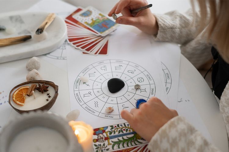 Ramalan Zodiak November 2025: 6 Zodiak Ini Dapat Keberuntungan Besar! Cek Sekarang!