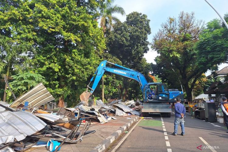 Pemkot Jaksel Tertibkan Kios Pasar Barito untuk Bangun Taman Bendera Pusaka