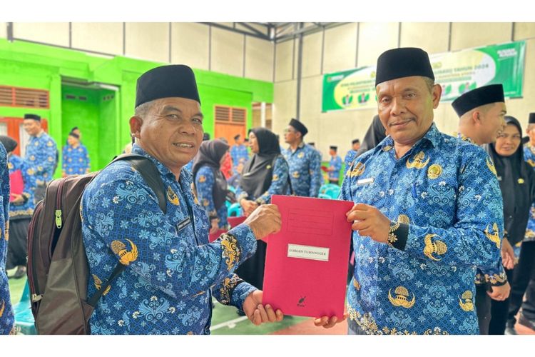 Cerita Dirman: Diangkat PPPK Meski Pensiun Bulan Depan