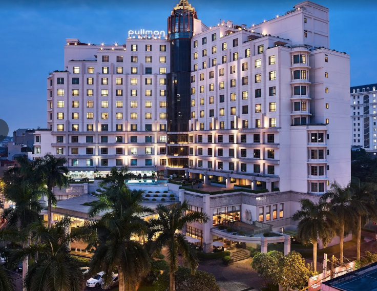 Trước phiên xử vụ đánh bạc tại khách sạn Pullman: Hai bị cáo bỏ trốn ra đầu thú