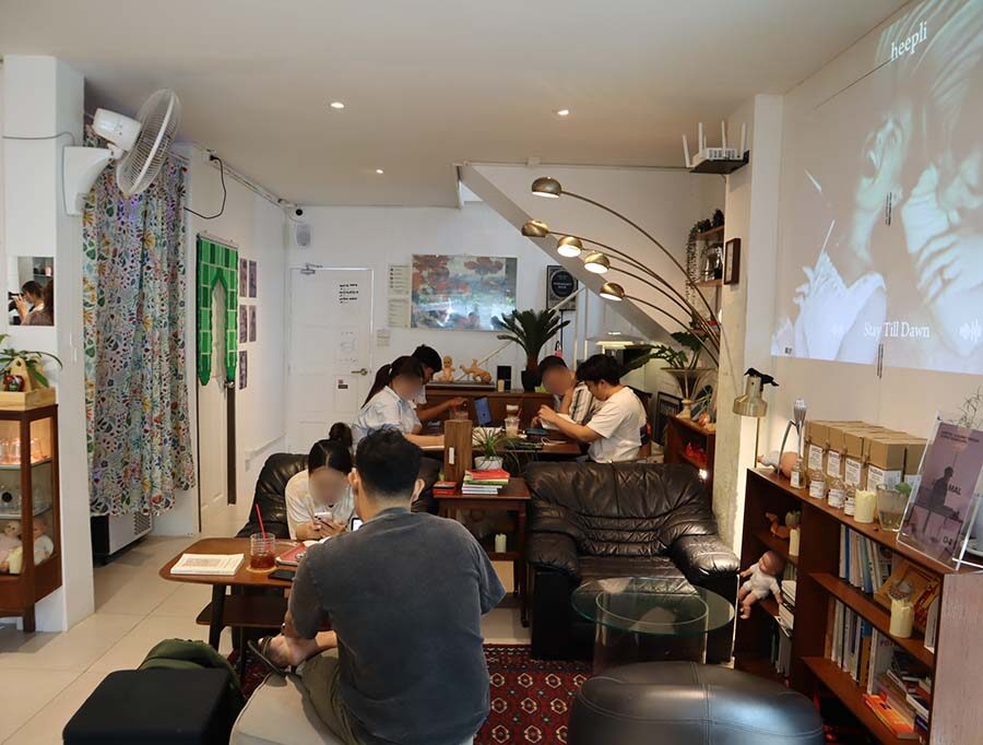 Home Coffee and More ร้านกาแฟสุดโฮมมี่ แยกวงศ์สว่าง ที่มีมากกว่ากาแฟ