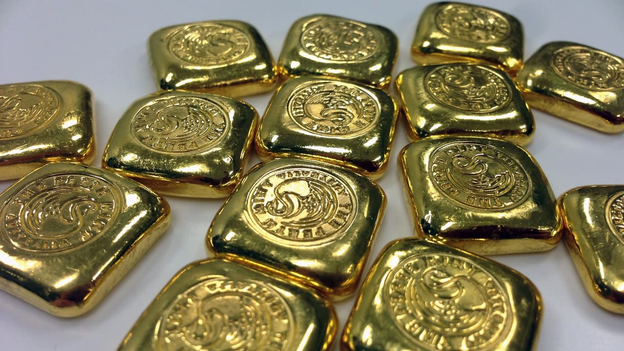 Gold Price Today: সপ্তাহের শুরুতে আরও বাড়ল সোনার দাম! আজ ২২ ও ২৪ ...