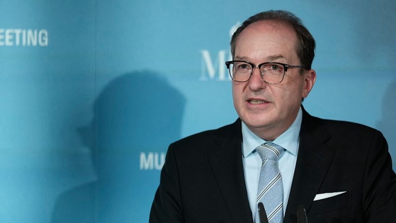 Cyberattacken: Dobrindt will ausländische Hacker angreifen
