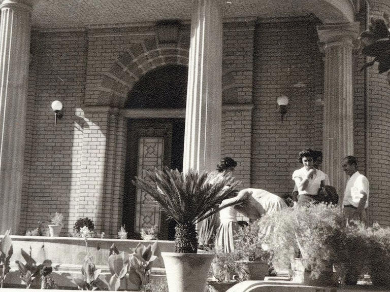 A Jewish family lost their home in Iraq. It's now the French embassy ...