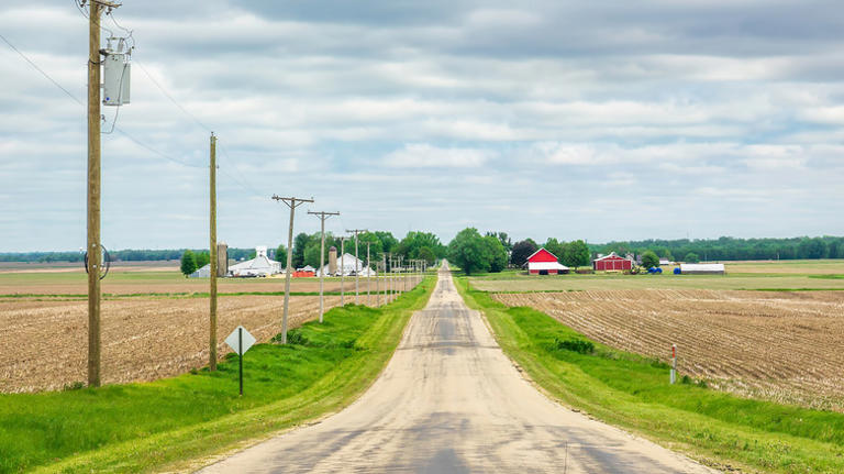 An Hour Outside Of Peoria Is Illinois' Friendly Community With ...