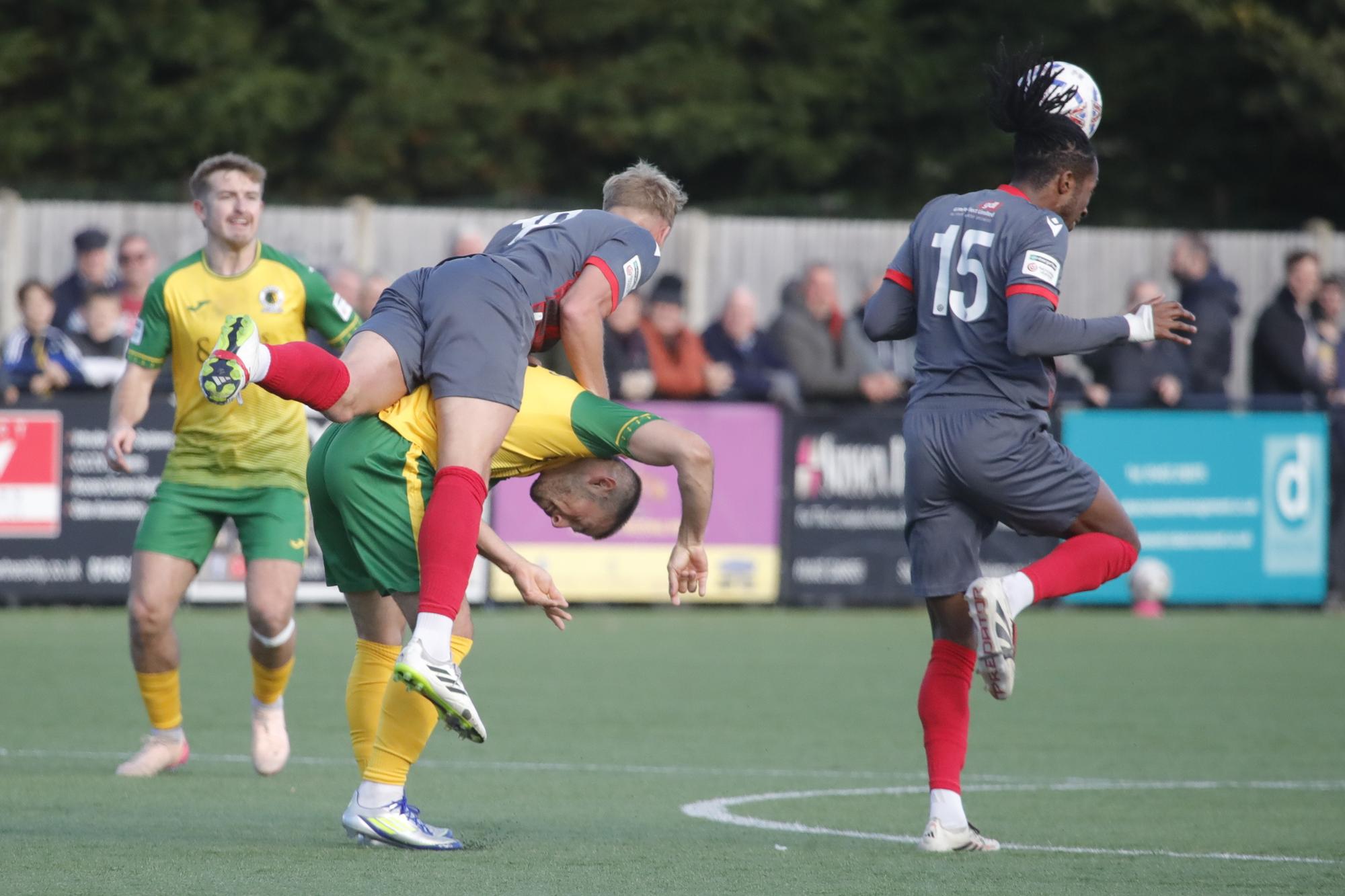 Horsham FC move into play-off places with narrow home win over Enfield ...
