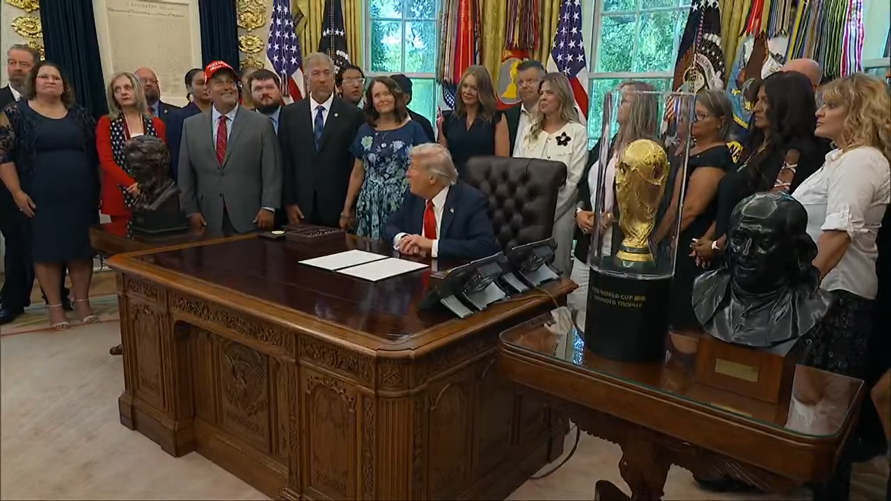 'It's All The Real Deal, 24-Karat Gold': Trump Brags About His Oval ...