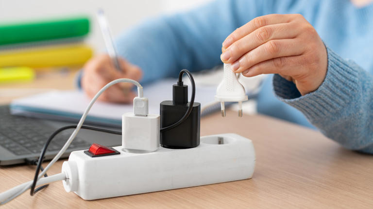 Is It Safe To Leave Your Windows Laptop Plugged In All The Time?