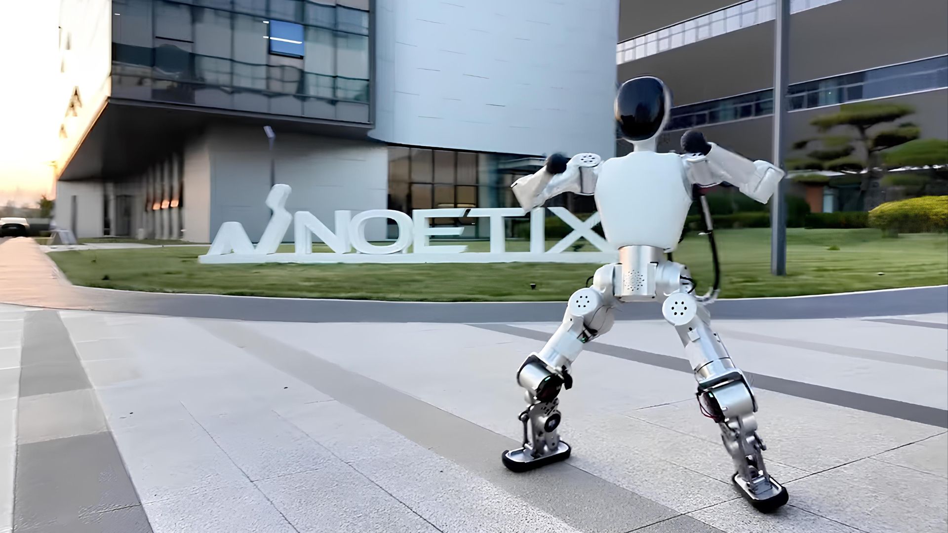 Робот-компаньон от Noetix Robotics оценили в 15 тысяч долларов