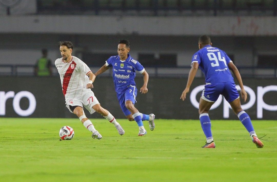 Hasil Super League: Persib Kalahkan Persis dengan 10 Pemain, Sepupu Alexis Mac Allister Dikartu Merah - Info Malang Raya AA1PgZIQ - Info Malang Raya