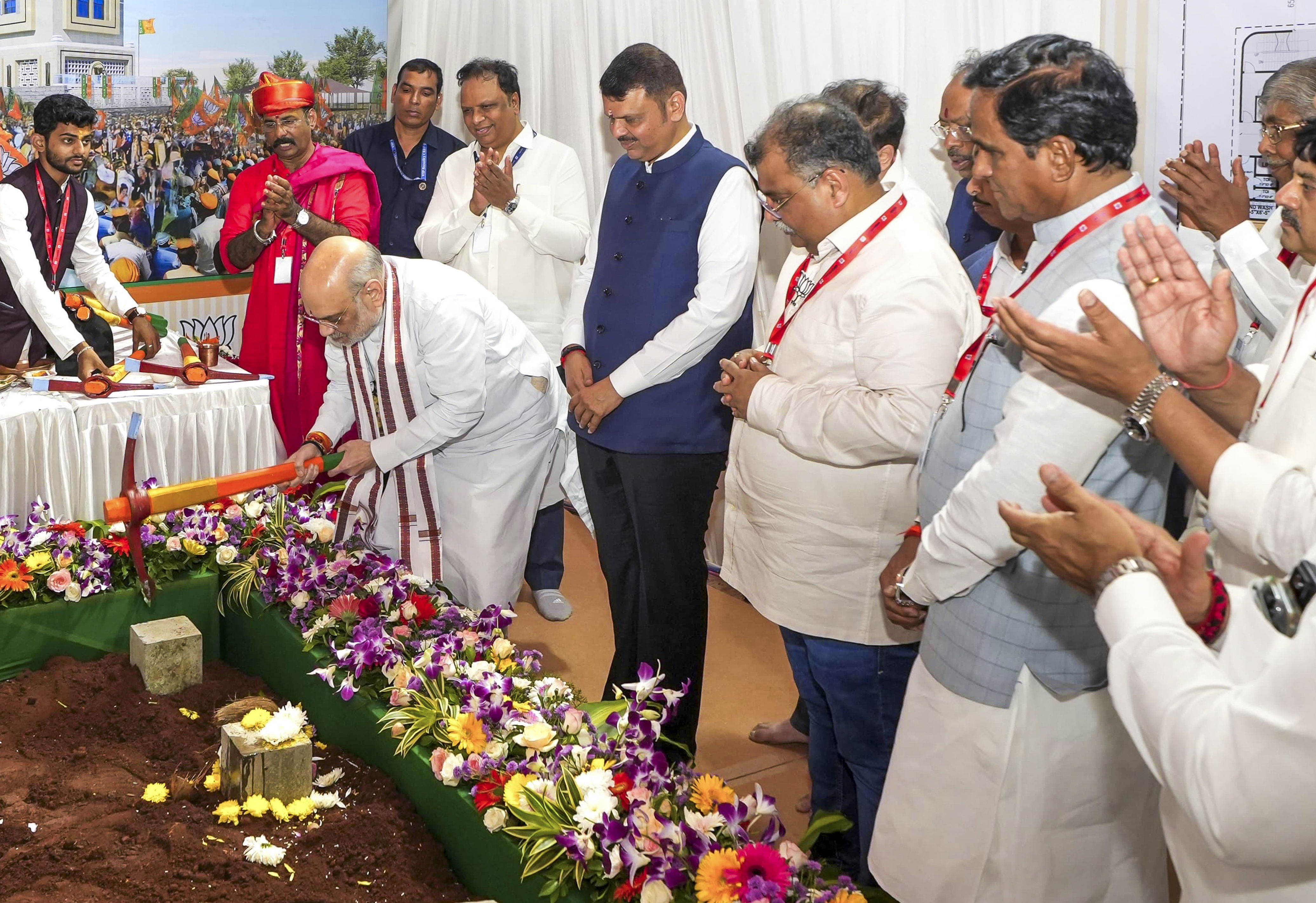 Wipe out Oppn in Maharashtra local body polls: Shah to BJP workers