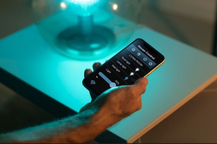 7 Sisi Unik Pengguna Ponsel Mode Gelap, Menurut Psikologi