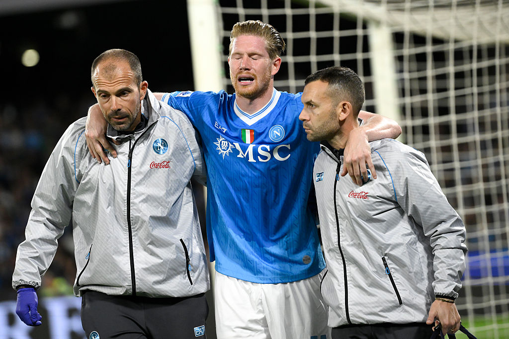 Kevin De Bruyne out for months due to bizarre injury