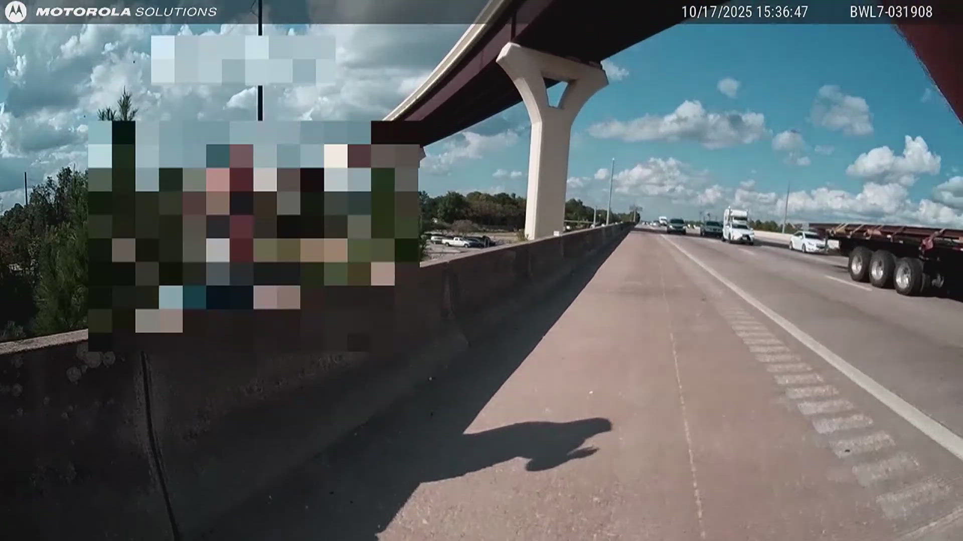 Dramatic rescue of 11-year-old girl caught on police officer's body cam ...