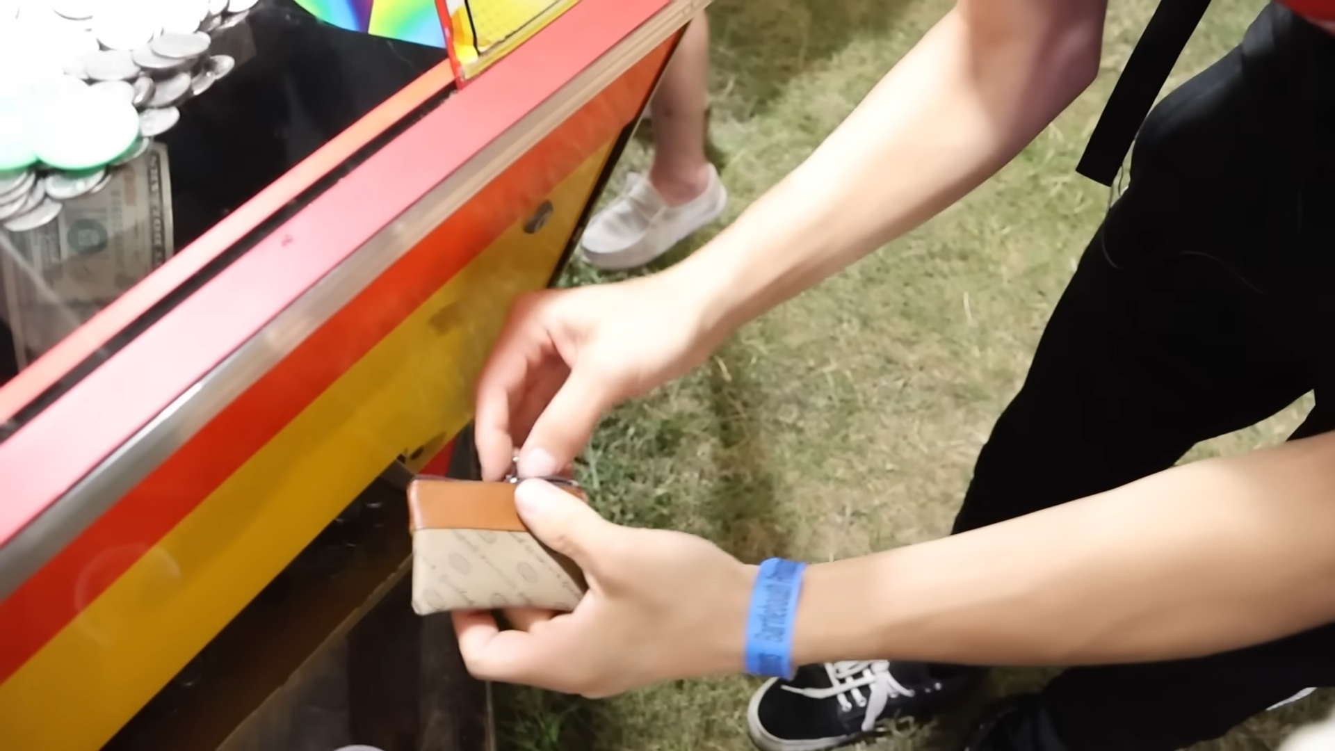 The ultimate coin pusher moment