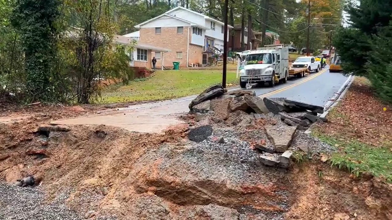 Broken waterline causes Forest Park road collapse