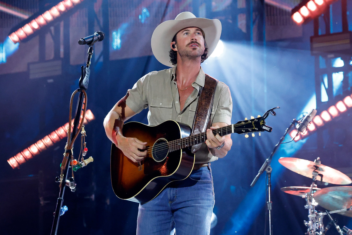 Rising Country Star's Sister Escorted Offstage by Security at Riley ...
