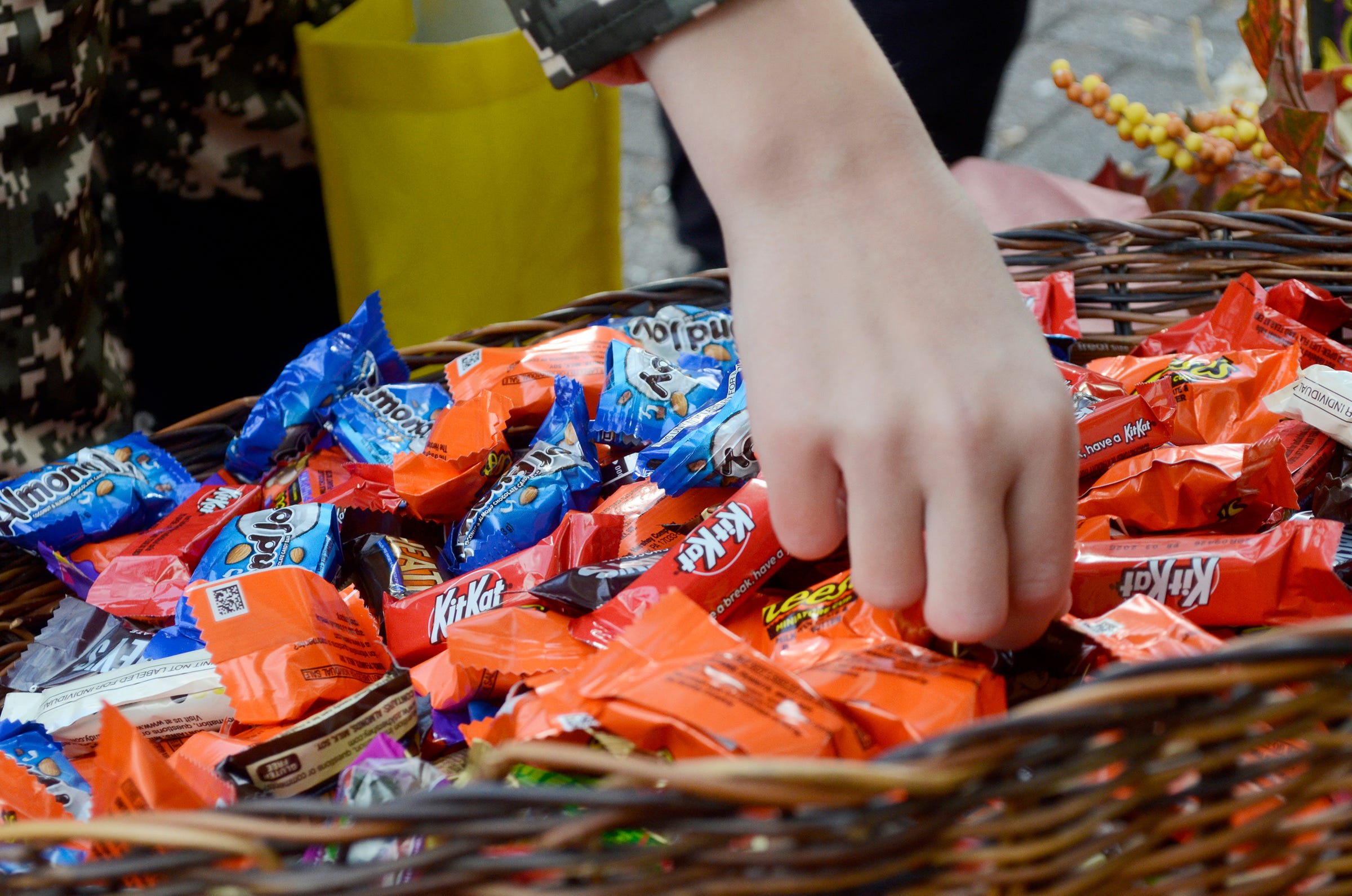 sarah-k-s-gourmet-continues-sweet-tradition-in-treats-for-the-troops