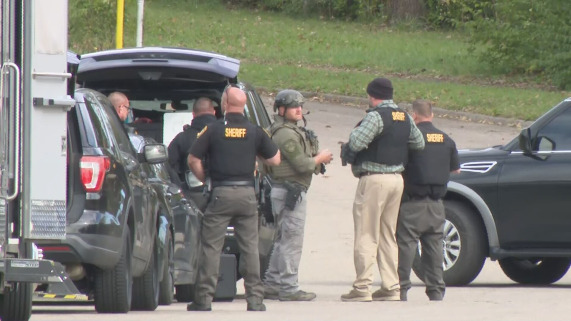UPDATE: 1 in custody after SWAT standoff in Harrison Twp.