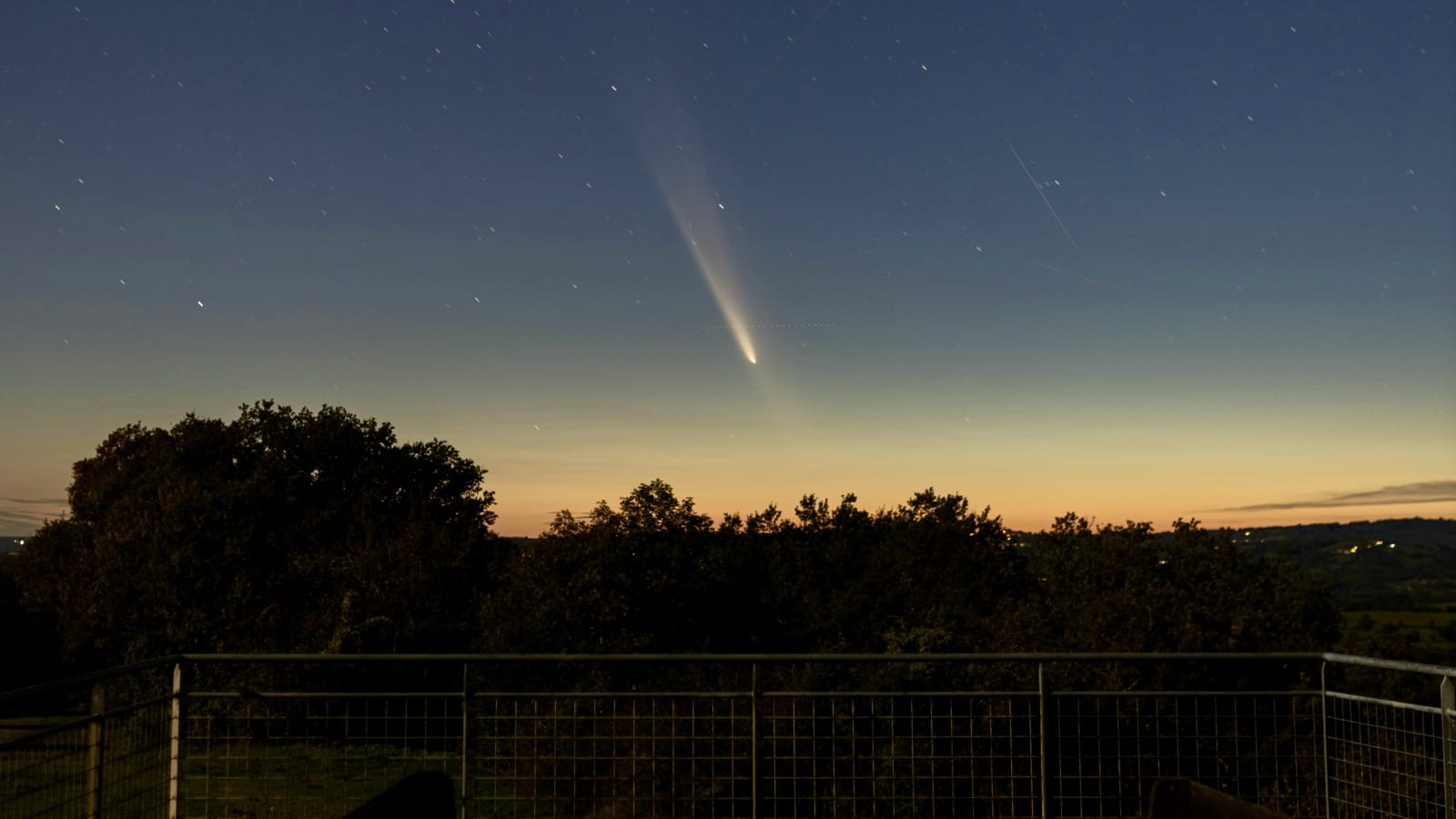 Truth or AI Hoax? Shocking Photo From Argentina Claims to Capture 3I