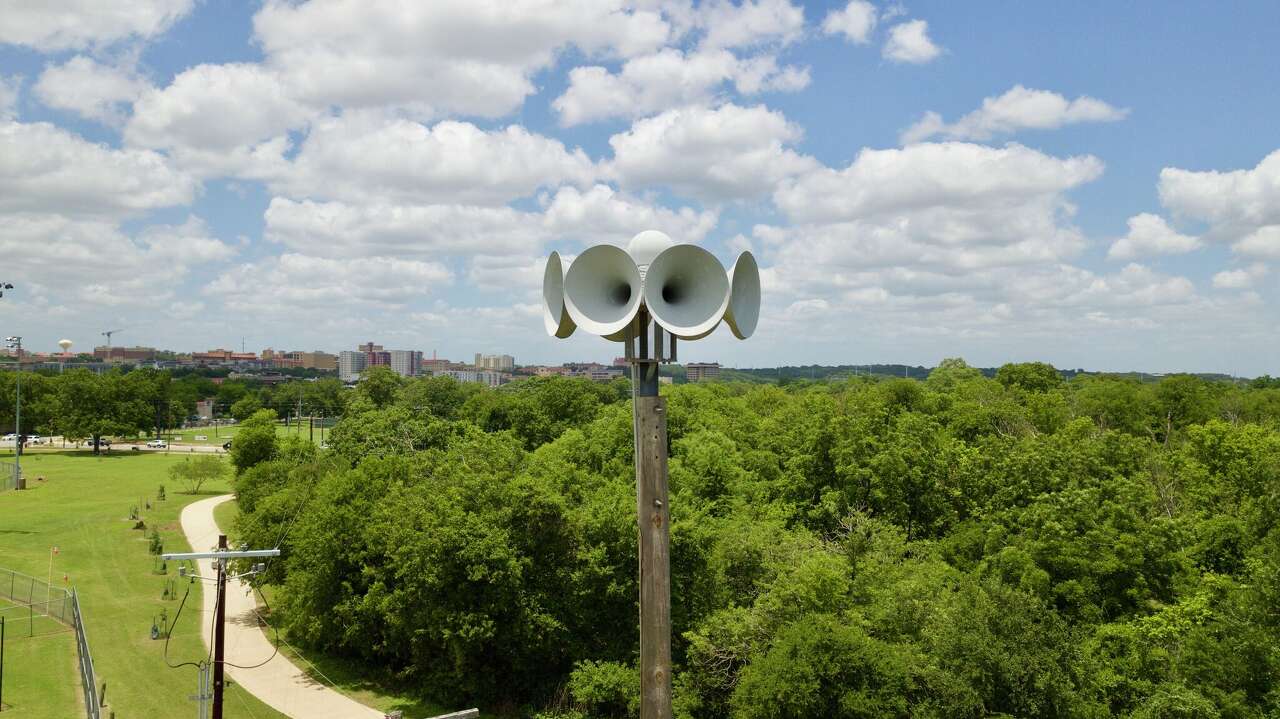 Sirens didn't go off during tornado warning, Hill Country city says