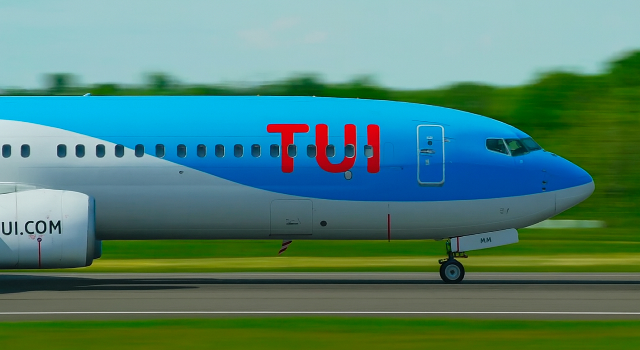 Plane Approaches the Runway Too Quickly
