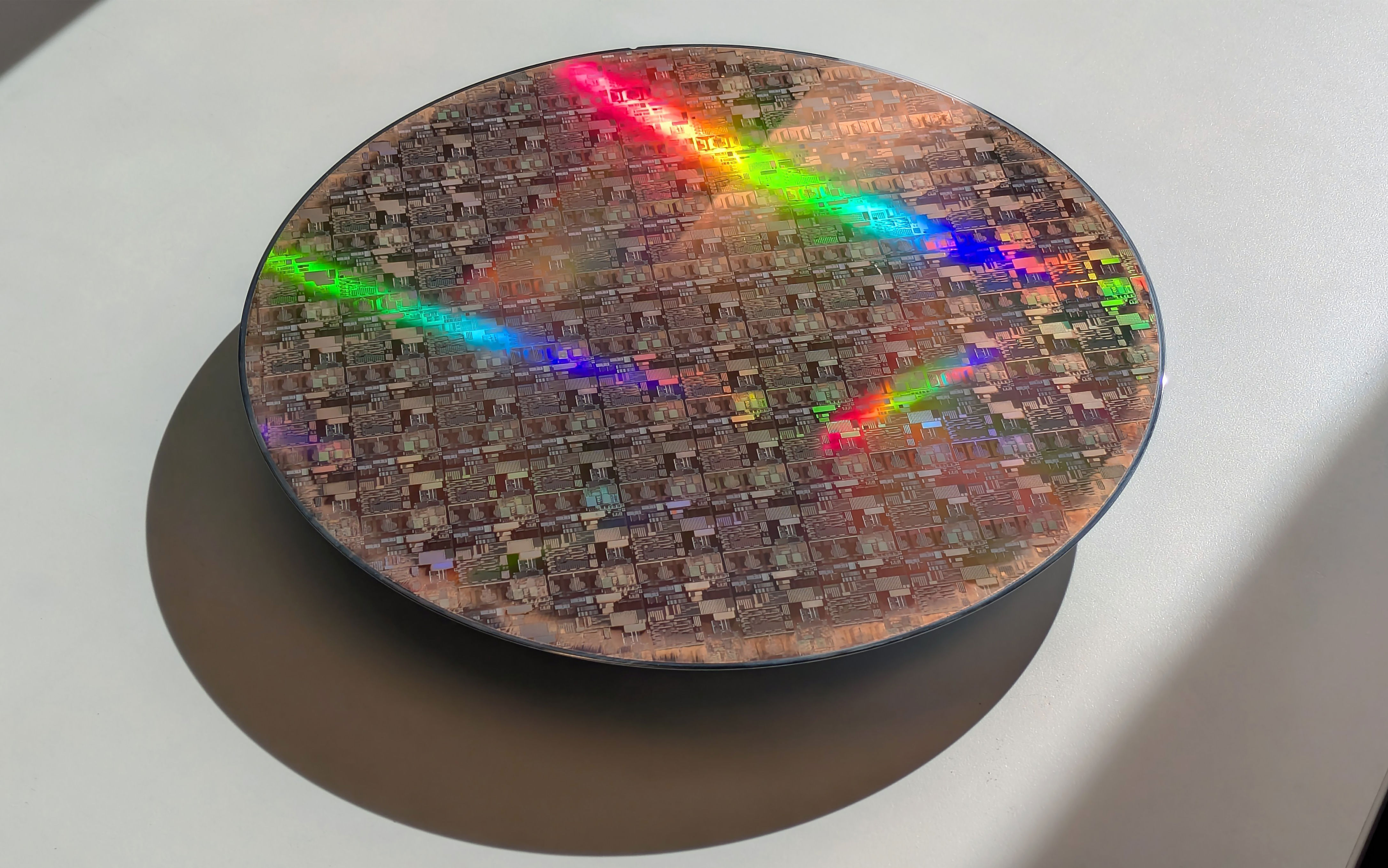Semiconductor Industry Closes in on 400 Gb/s Photonics Milestone
