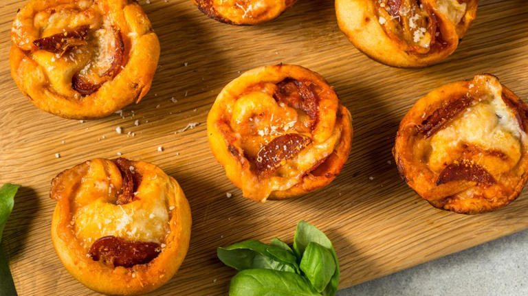 How To Turn Leftover Pizza Crust Into An Ingredient A Lot Of Dishes ...
