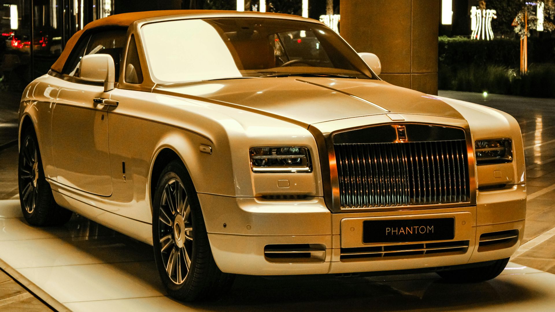 10 Reasons Why A RollsRoyce Isn't Worth It & 10 Why You Should Save